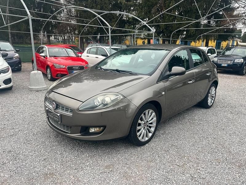 Usata Fiat Bravo Active 120 CV (88 kW) 2010 Marrone Utilitaria