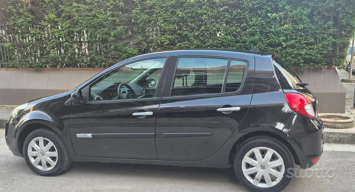 Usata Renault Clio 90 CV (66 kW) 2009 Nero