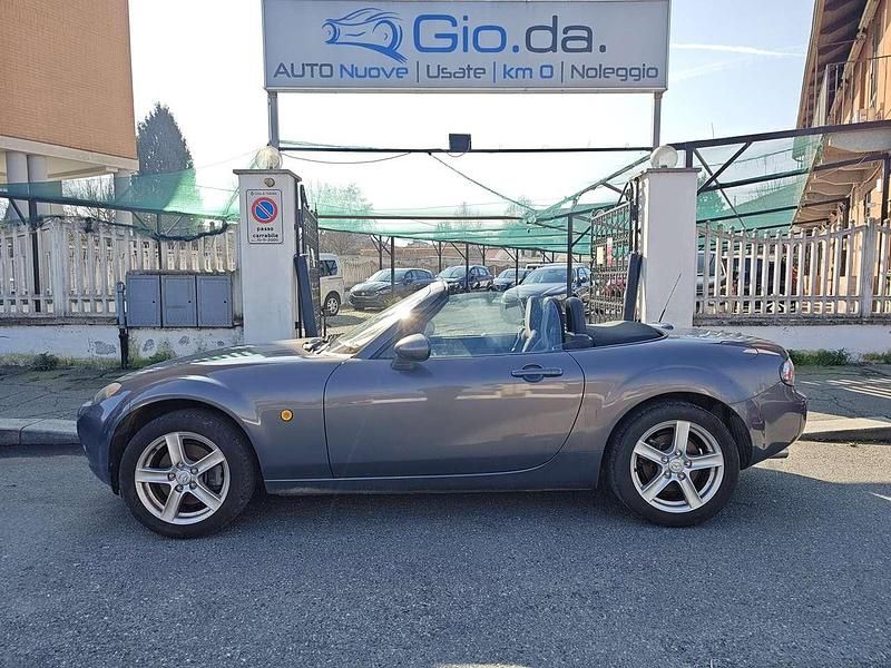 Usata Mazda MX5 126 CV (92 kW) 2006 Grigio Cabrio