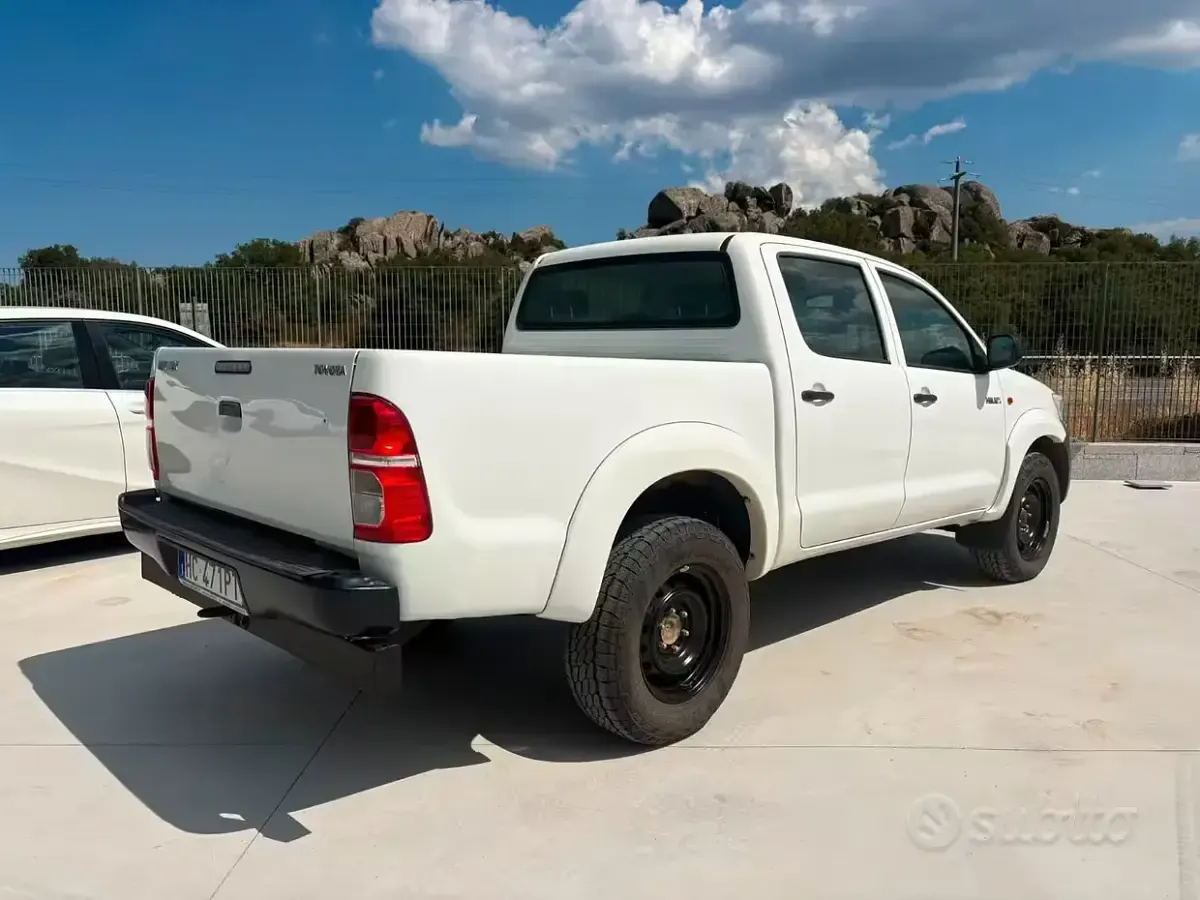 Usata Toyota HiLux 144 CV (105 kW) 2016 Bianco Pick-up
