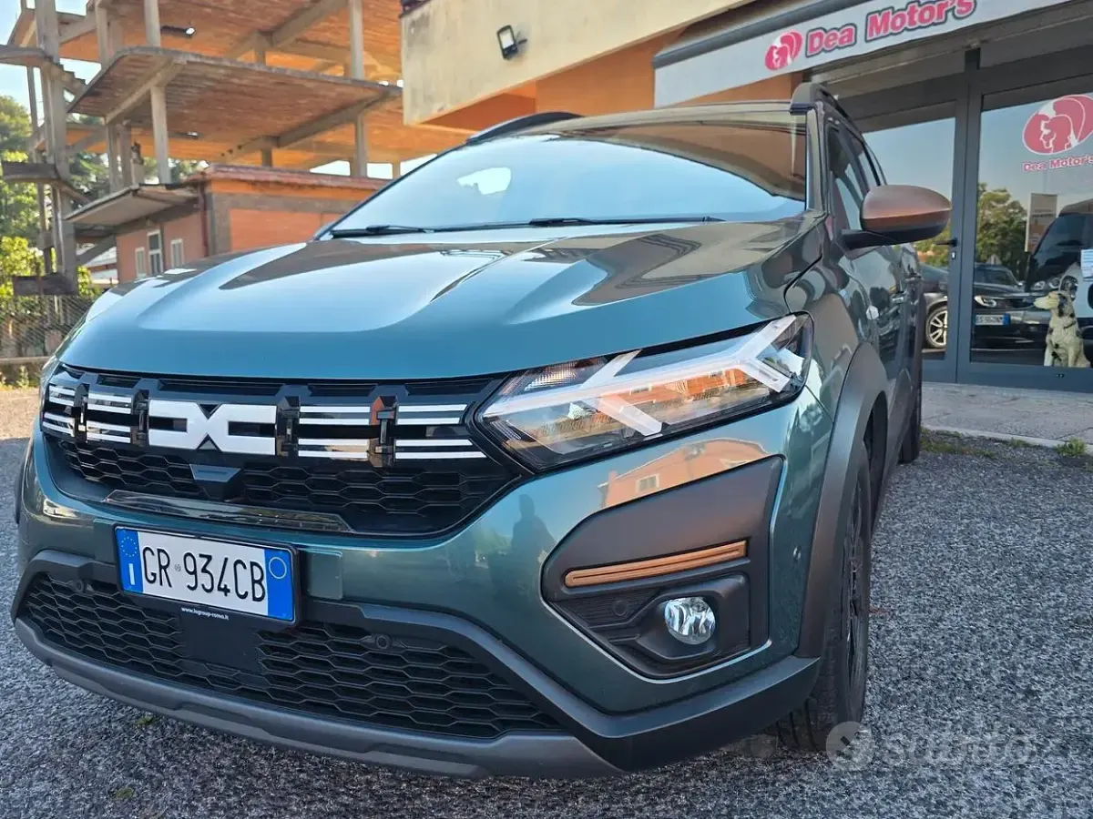 Usata Dacia Jogger Extreme 101 CV (74 kW) 2023 Verde Monovolume