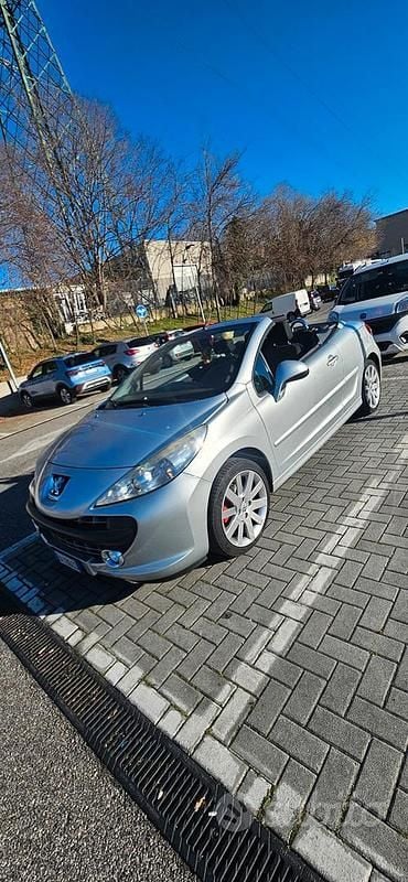 Usata Peugeot 207 CC 112 CV (82 kW) 2010 Grigio Cabrio