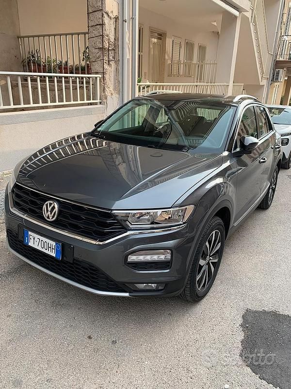 Usata VW T-Roc 2019 Grigio SUV