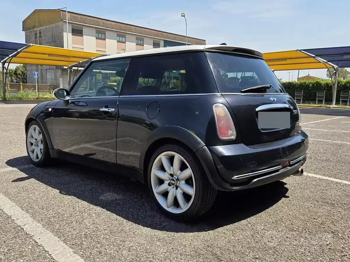 Usata Mini Cooper 116 CV (85 kW) 2006 Nero Utilitaria