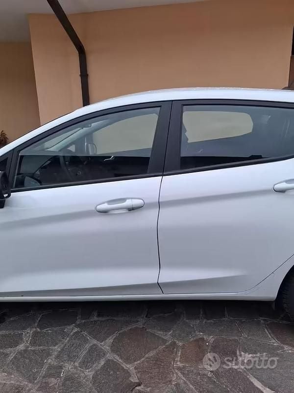 Gebraucht Ford Fiesta 86 PS (63 kW) 2018 Weiß Kleinwagen