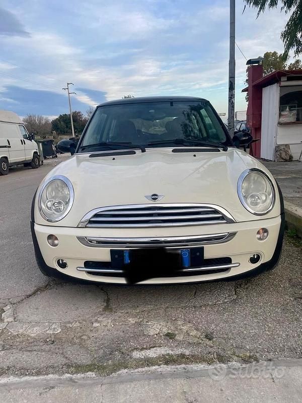 Bianco Usata 2005 Mini Cooper Due volumi | 1800 € (Buon prezzo) - Immagine 1/4