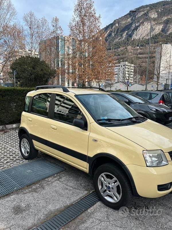 Usata 2005 Fiat Panda 4x4 Due volumi | 2750 € (Super prezzo) - Immagine 1/4