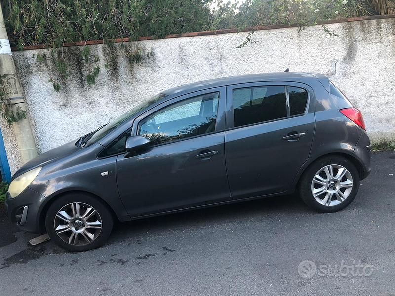 Usata Opel Corsa 86 CV (63 kW) 2012 Berlina
