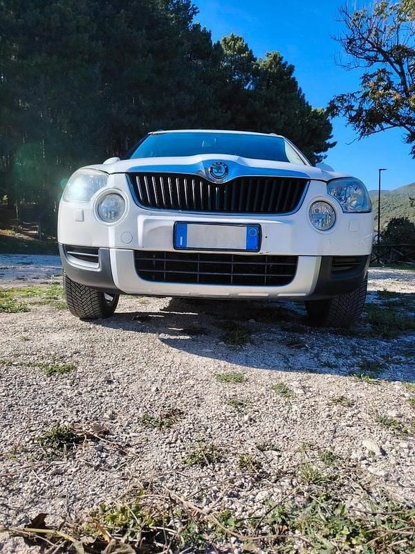 Bianco Usata 2012 Skoda Yeti SUV | 3700 € (Buon prezzo) - Immagine 1/4