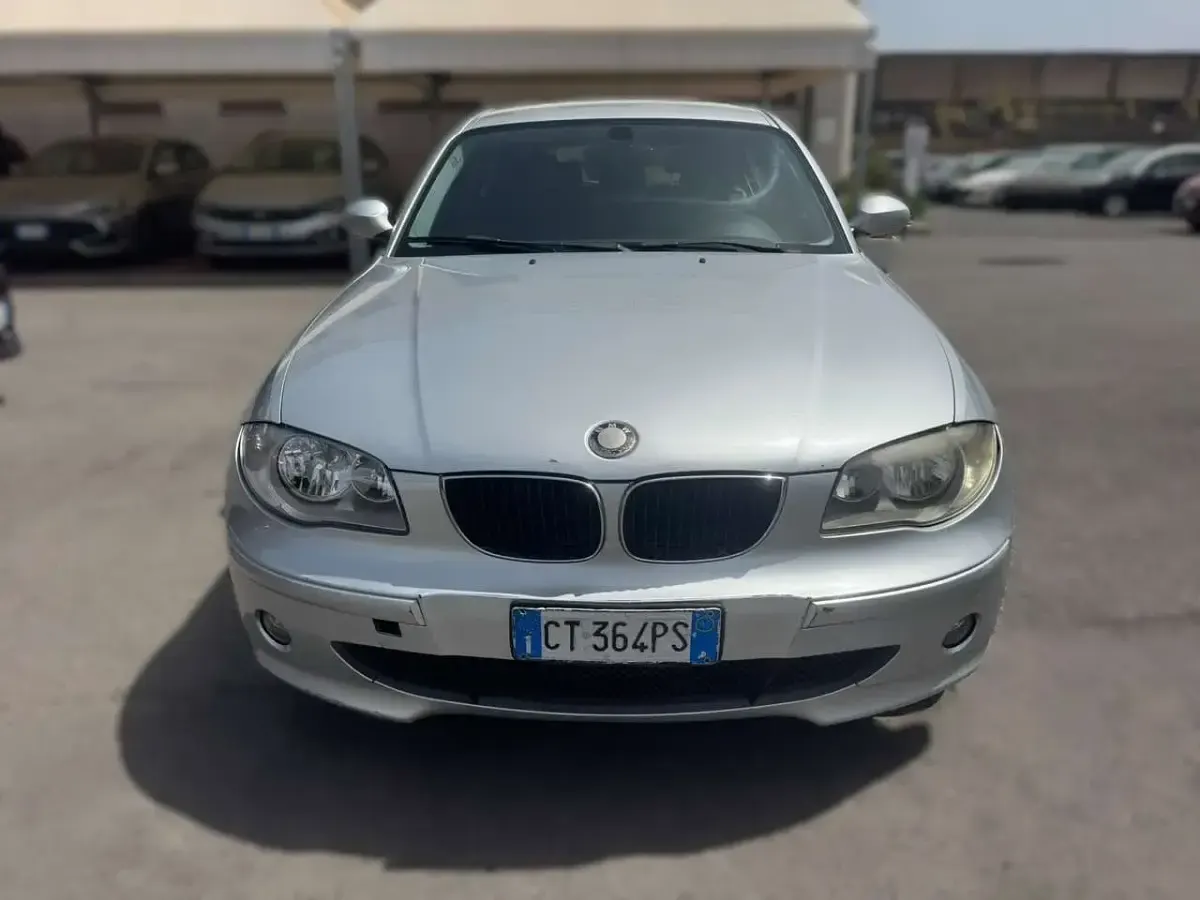 Usata BMW 118 122 CV (89 kW) 2005 Grigio Utilitaria