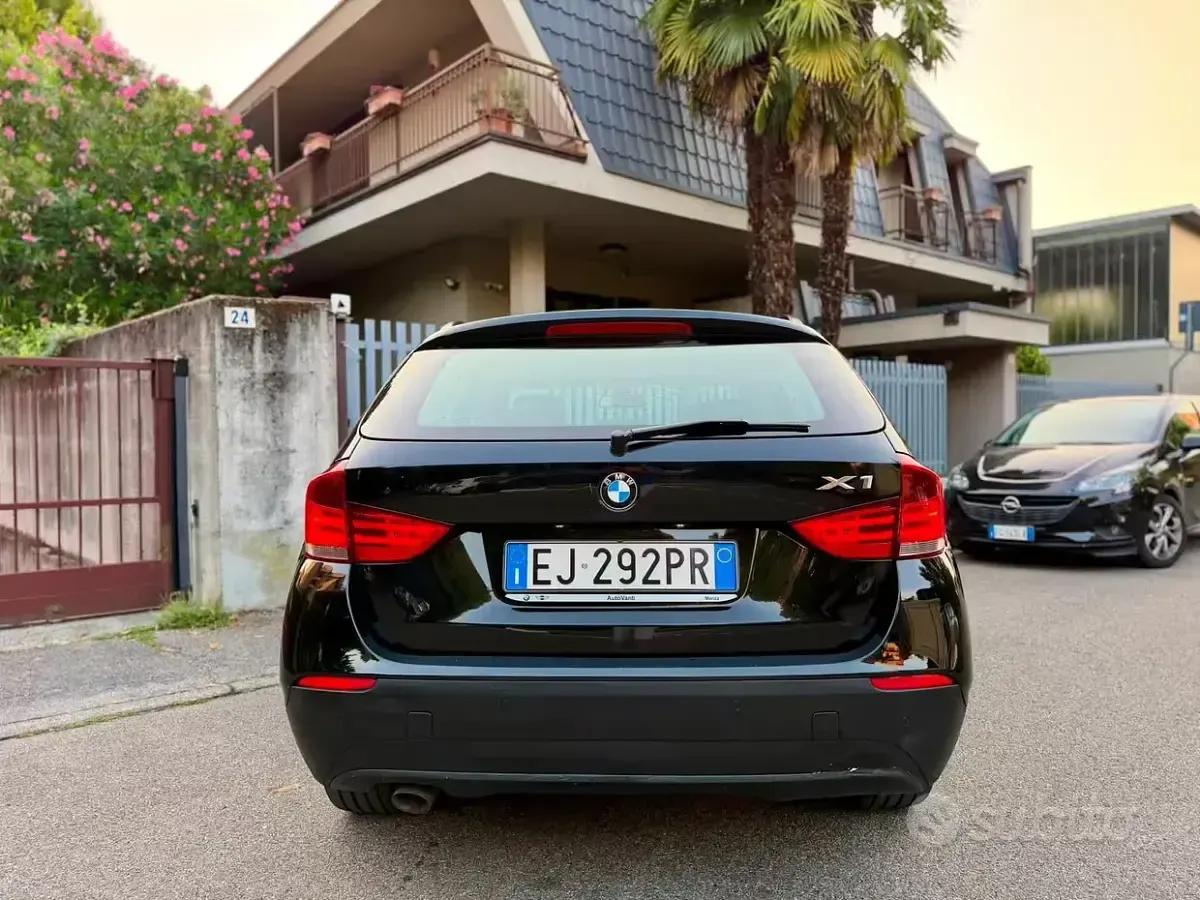 Usata BMW X1 143 CV (105 kW) 2011 Nero SUV