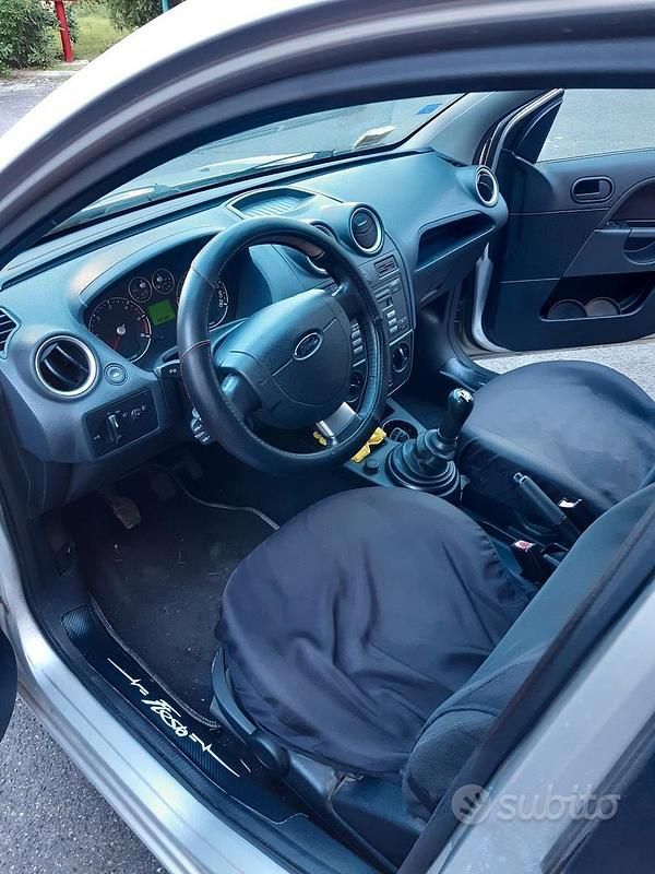 Usata Ford Fiesta 68 CV (50 kW) 2007 Utilitaria