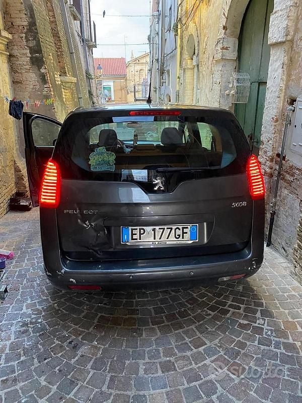 Usata Peugeot 5008 2013 Grigio Monovolume