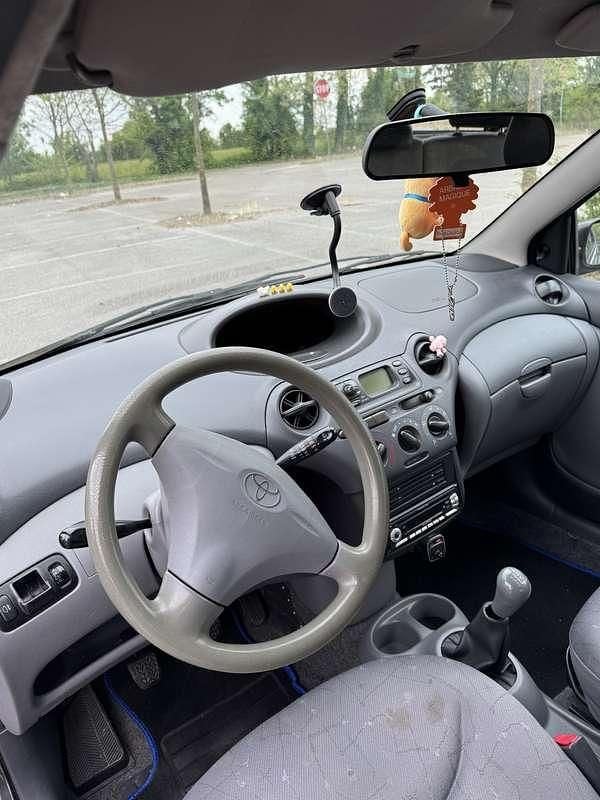 Usata Toyota Yaris 68 CV (50 kW) 1999 Utilitaria