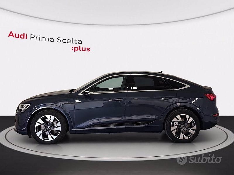 Usata Audi Q8 Sportback e-tron Advanced 300 kW (408 CV) 2024 Blu plasma metallizzato SUV