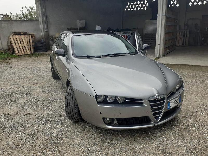 Usata Alfa Romeo 159 Progression 170 CV (125 kW) 2009 Grigio Station wagon