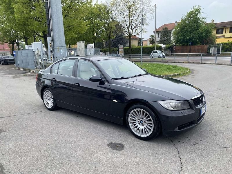 Usata BMW 320 163 CV (119 kW) 2007 Nero Berlina