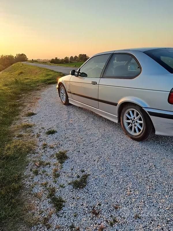 Usata BMW 318 90 CV (66 kW) 1999 Grigio Coupé