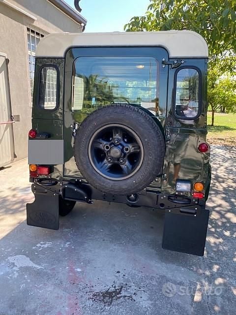 Usata Land Rover Defender 86 CV (63 kW) 1986 SUV