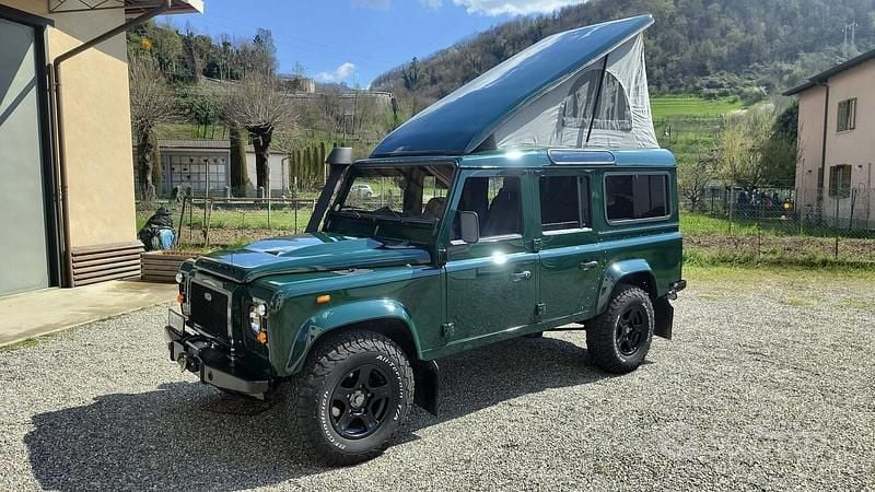 Verde Usata 2009 Land Rover Defender SUV | 39.000 € (Cara) - Immagine 1/4