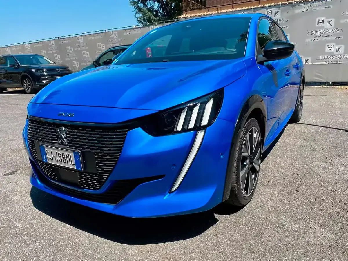 Usata Peugeot 208 GT 131 CV (96 kW) 2022 Blu Utilitaria