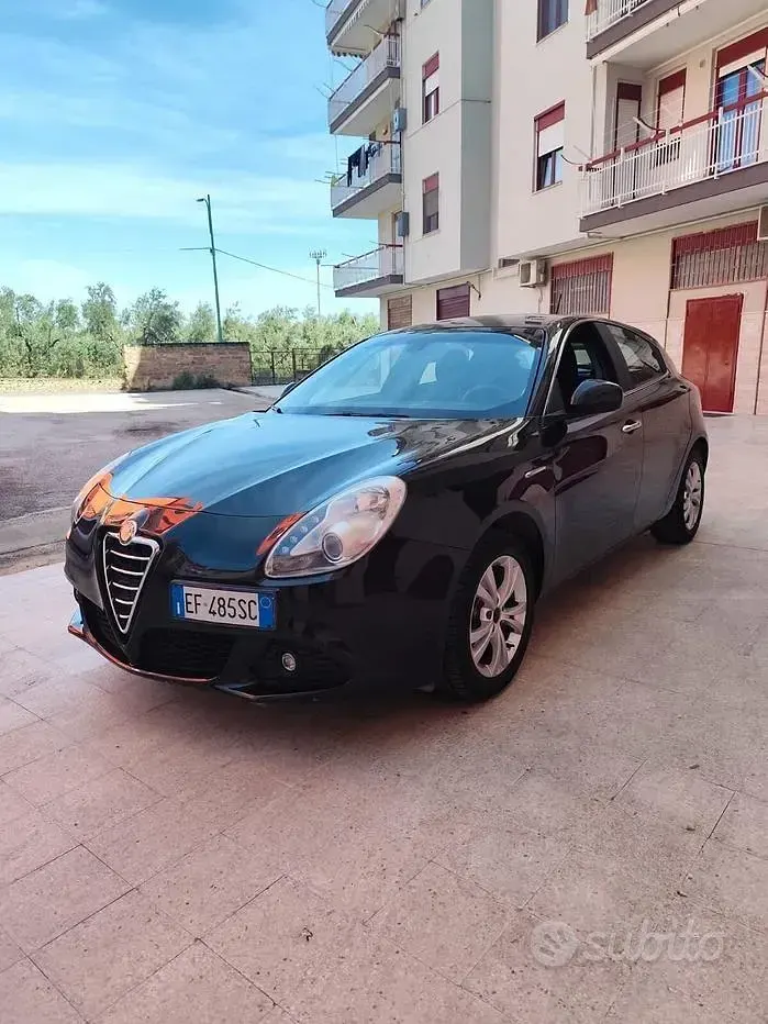 Usata Alfa Romeo Giulietta Progression 105 CV (77 kW) 2011 Nero Utilitaria