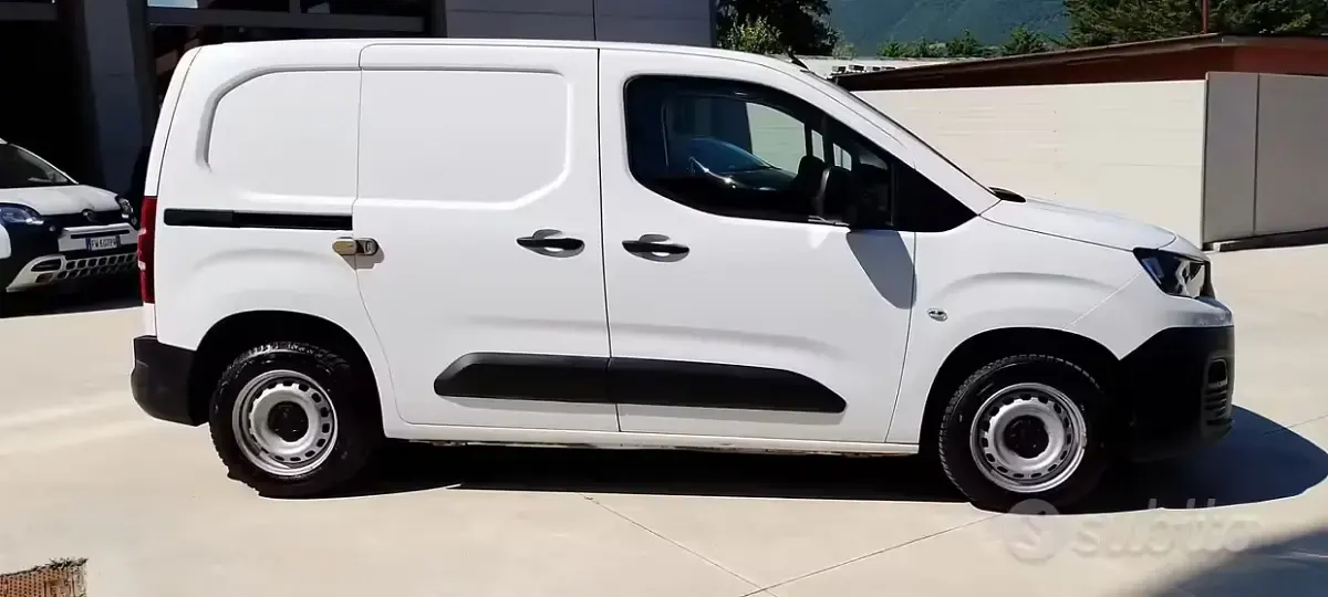Usata Peugeot Partner Premium 102 CV (75 kW) 2020 Bianco Monovolume