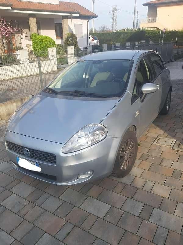 Usata Fiat Grande Punto Dynamic 65 CV (47 kW) 2006 Argento Utilitaria