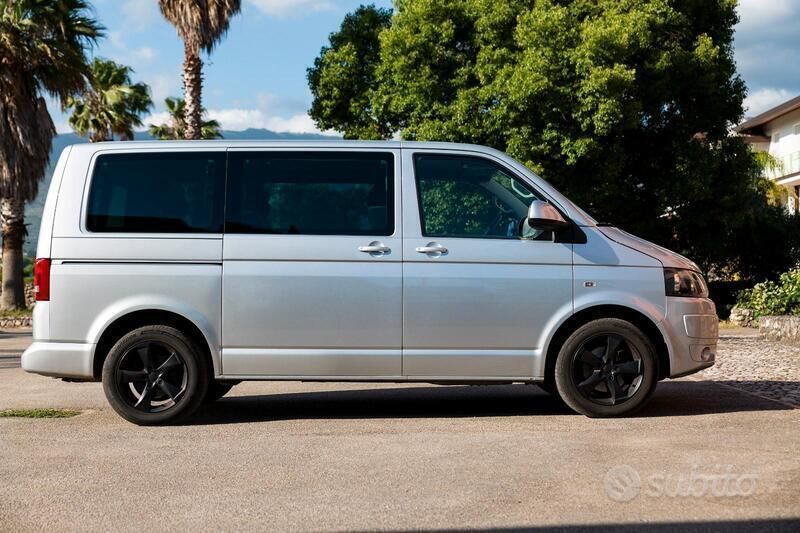 Usata VW Multivan 102 CV (75 kW) 2011 Grigio Monovolume