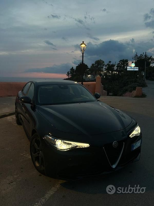 Usata Alfa Romeo Giulia 150 CV (110 kW) 2018 Nero Berlina