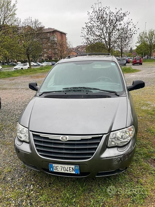 Usata 2006 Chrysler Voyager Monovolume | 4900 € (Molto cara) - Immagine 1/4