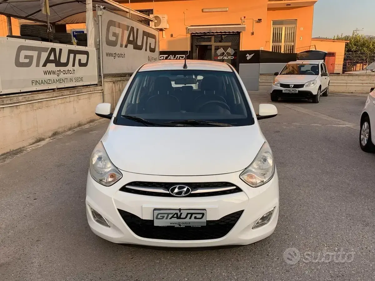 Usata Hyundai i10 Edition 69 CV (50 kW) 2013 Bianco Utilitaria