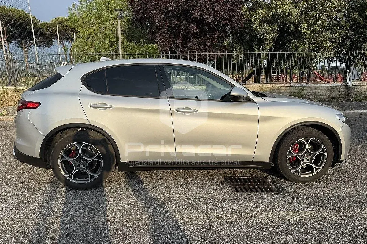 Usata Alfa Romeo Stelvio 160 CV (117 kW) 2021 Grigio SUV