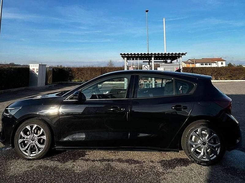 Usata Ford Focus ST-Line 125 CV (91 kW) 2023 Nero Berlina