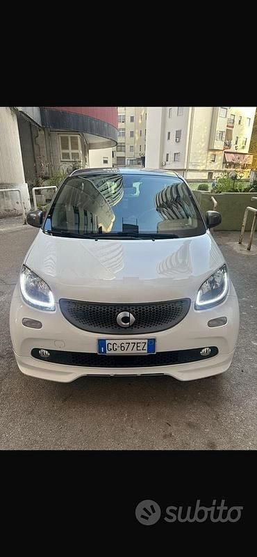 Bianco Usata 2019 Smart ForFour Electric Drive Tre volumi | 9500 € (Ottimo prezzo) - Immagine 1/4
