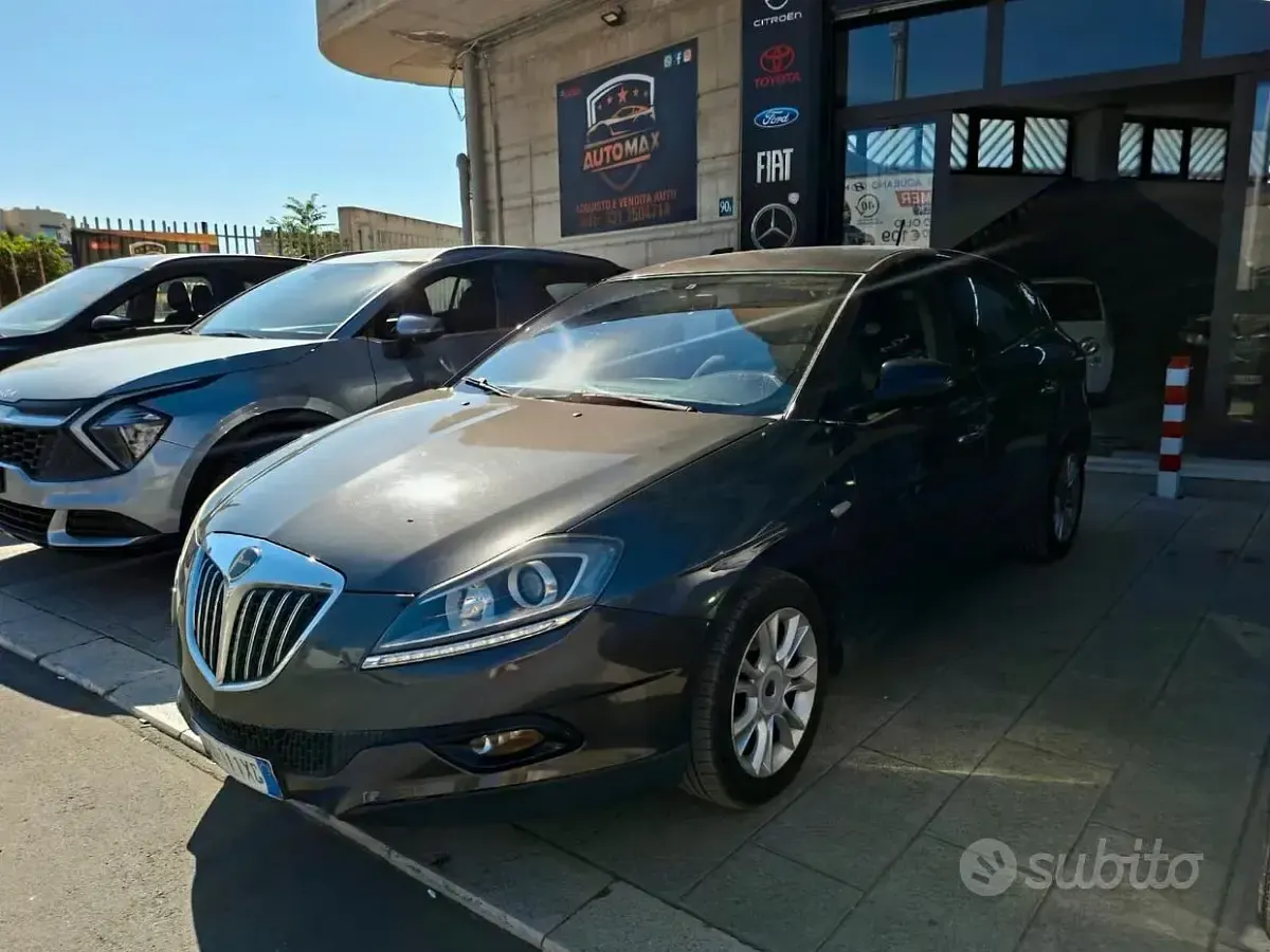 Usata Lancia Delta Platinum 120 CV (88 kW) 2008 Grigio Utilitaria