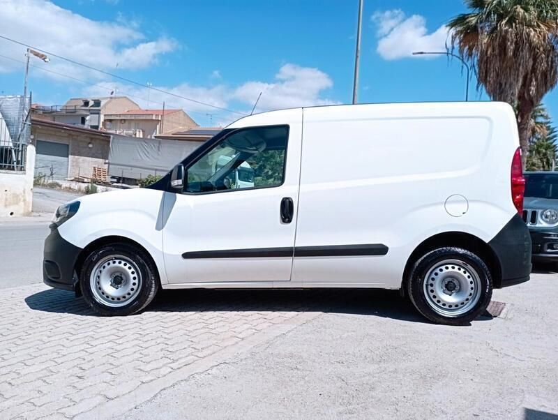 Usata Fiat Doblò 95 CV (69 kW) 2018 Bianco Monovolume