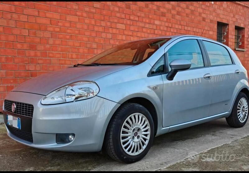 Usata Fiat Grande Punto 65 CV (47 kW) 2007 Grigio Utilitaria