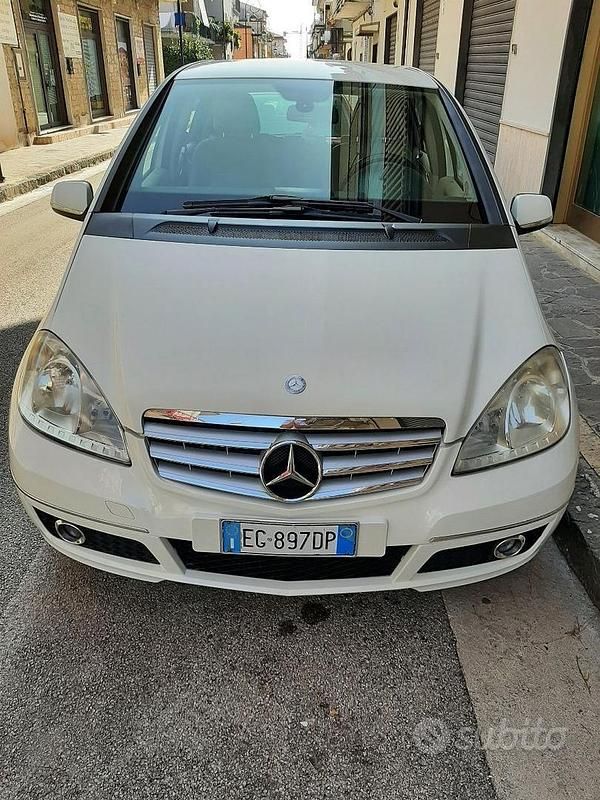 Usata Mercedes A180 Elegance 116 CV (85 kW) 2010 Bianco Berlina