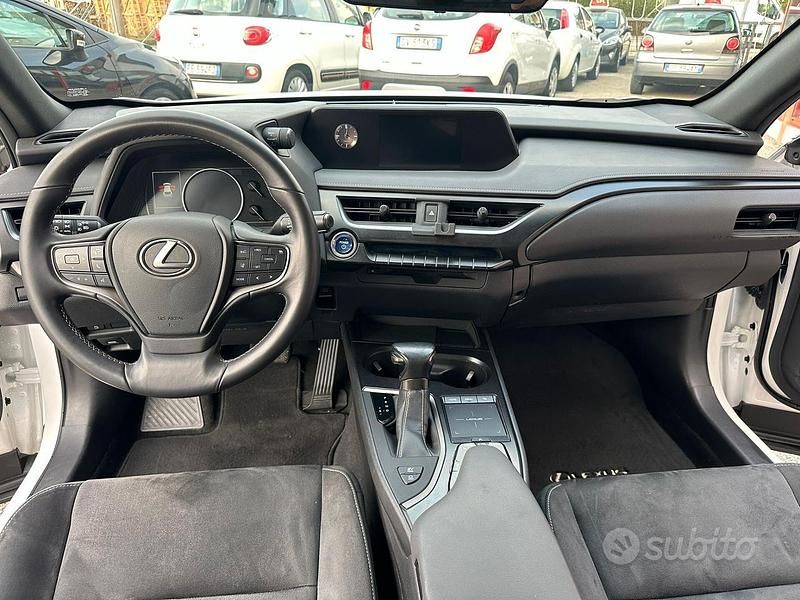 Usata Lexus UX Executive Line 2019 Bianco SUV