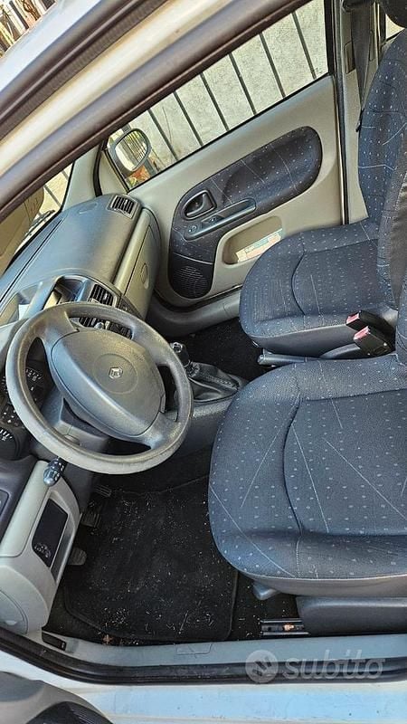 Usata Renault Clio II LIMITED 2003 Bianco Berlina