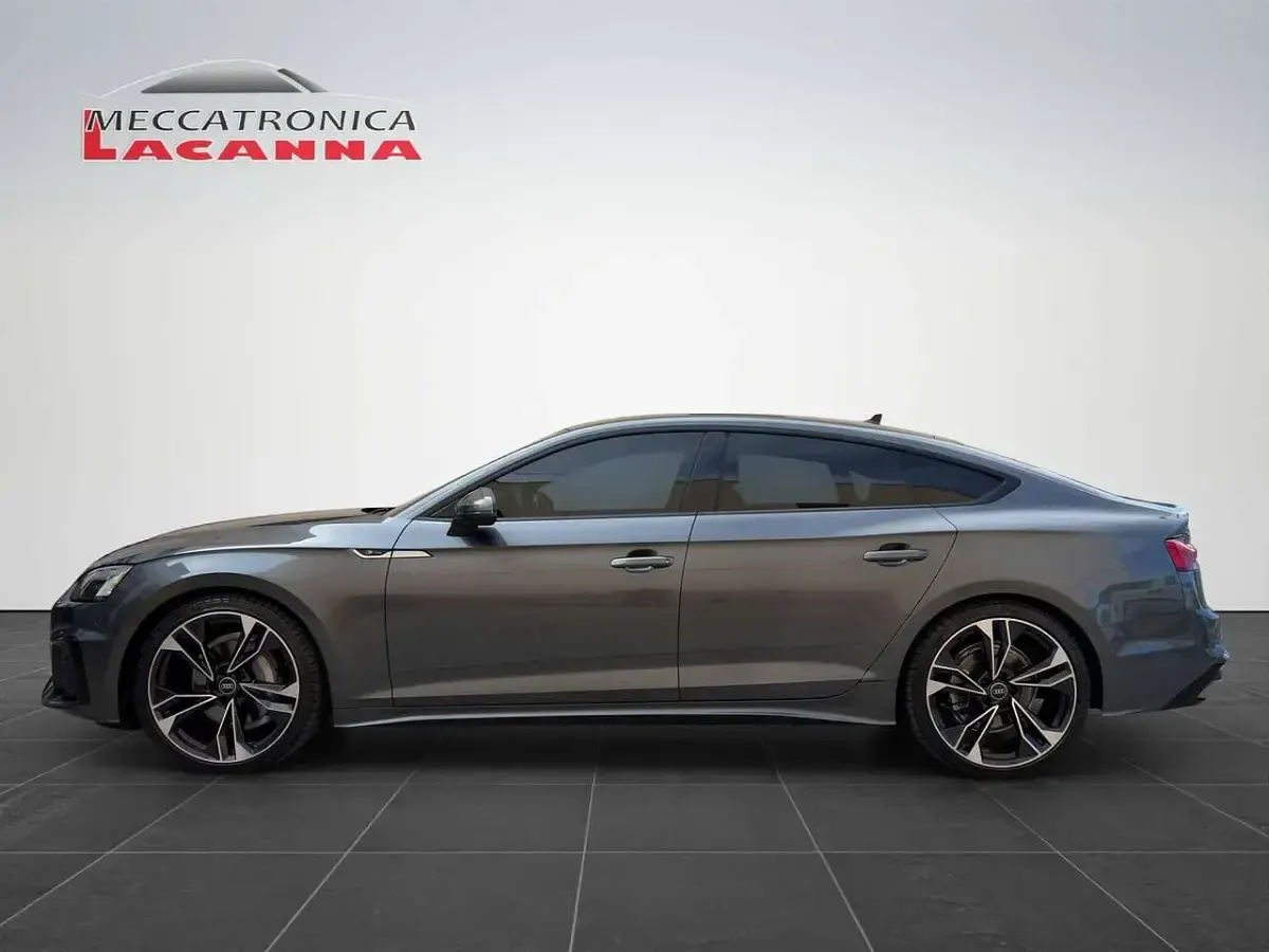 Usado Audi A5 Sportback S-Line 204 HP (150 kW) 2023 Cinzento Citadino