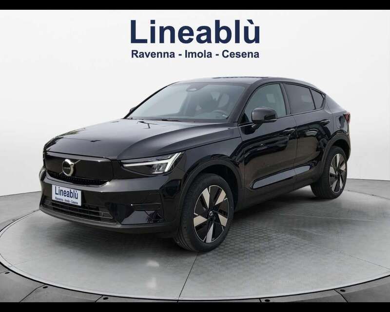 Nero Nuova 2025 Volvo C40 Core SUV | 40.200 € (Cara) - Immagine 1/4
