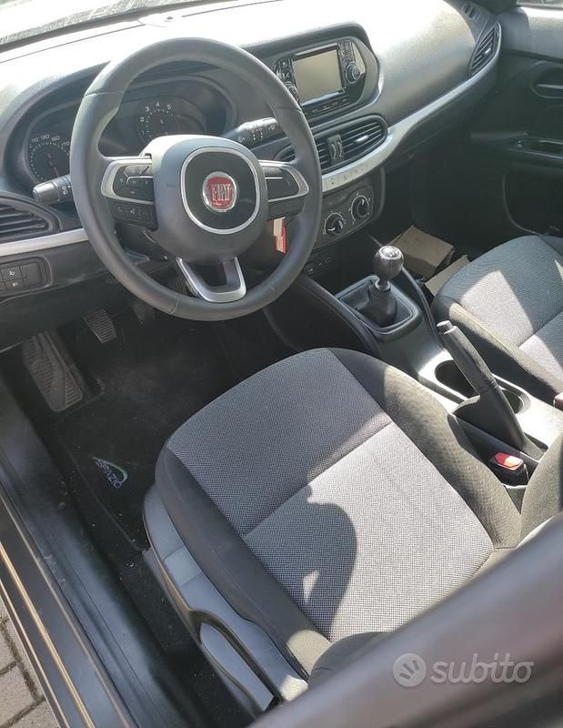 Usata Fiat Tipo Street 76 CV (55 kW) 2020 Grigio Berlina