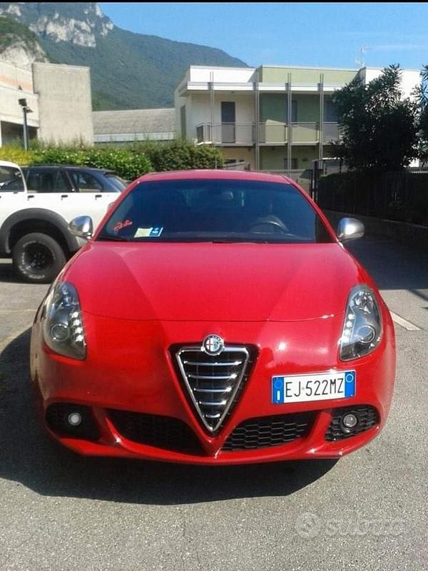 Usata Alfa Romeo Giulietta 150 CV (110 kW) 2011 Rosso Utilitaria