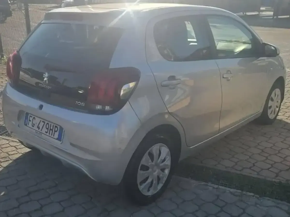 Begagnad Peugeot 108 Access 69 HK (50 kW) 2016 Silver Halvkombi