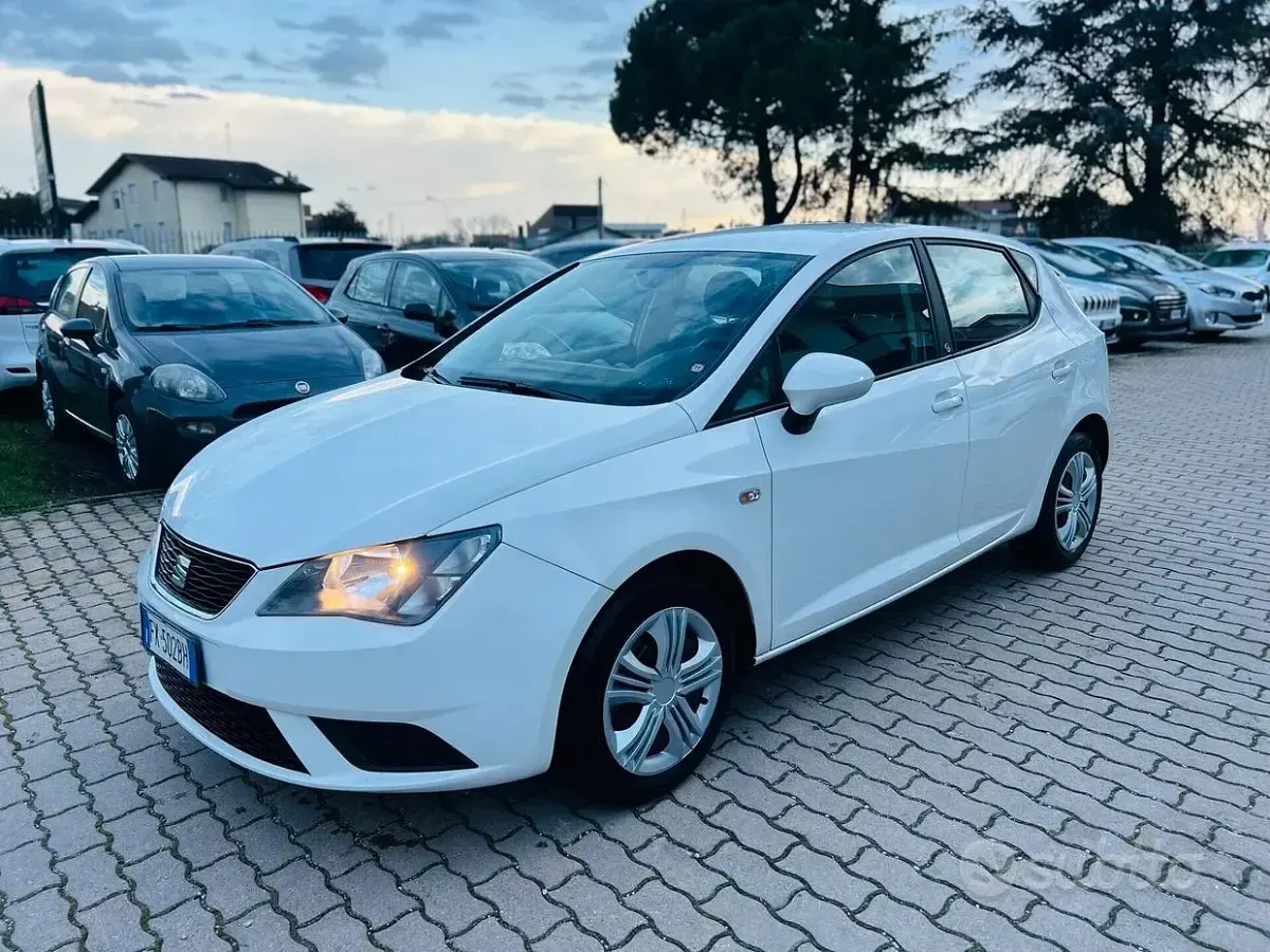 Usata Seat Ibiza CONNECT 75 CV (55 kW) 2017 Bianco Berlina