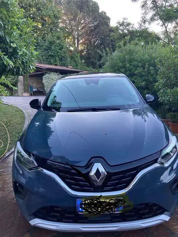 Usata Renault Captur Equilibre 101 CV (74 kW) 2023 Blu/azzurro SUV