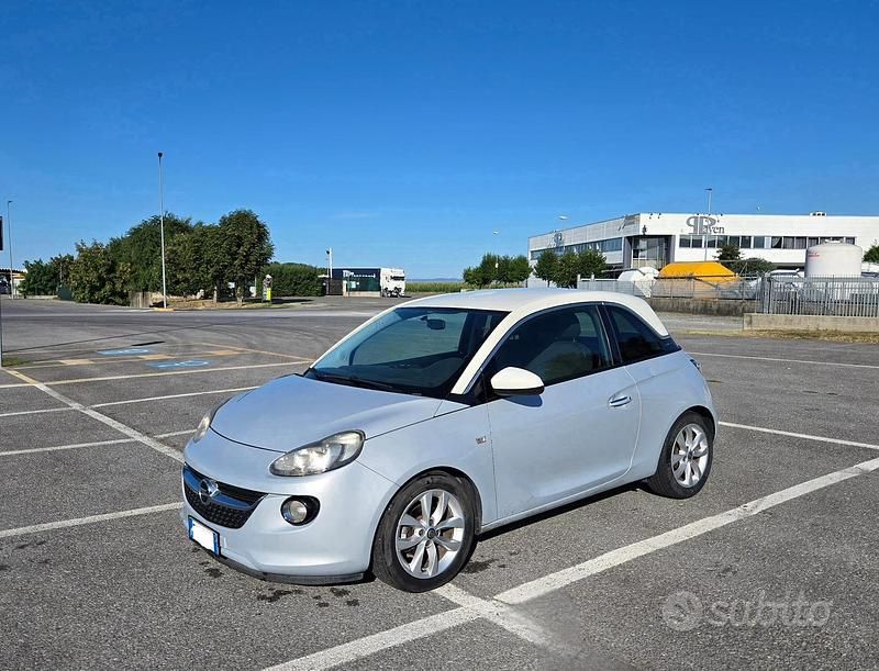 Grigio Usata 2014 Opel Adam Due volumi | 6900 € (Buon prezzo) - Immagine 1/4