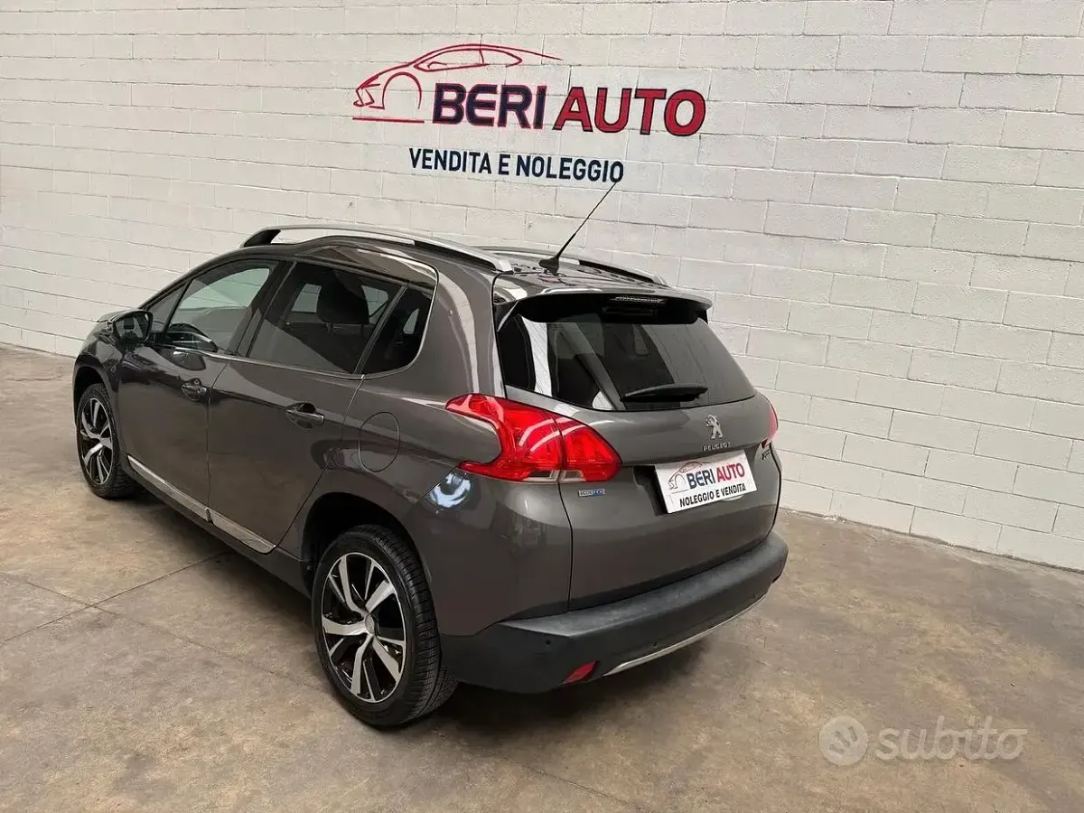 Usata Peugeot 2008 120 CV (88 kW) 2016 Grigio SUV